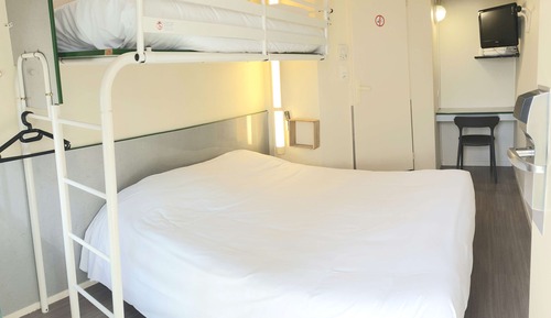 Standard Room, Multiple Beds (1 Double and 1 Single bed)