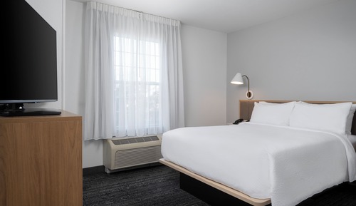 Suite, 2 Bedrooms, Corner (Mobility/Hearing Accessible, Tub)