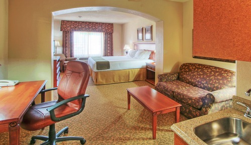 Suite, 1 King Bed, Mobility Accessible (Communications, Accessible Tub)