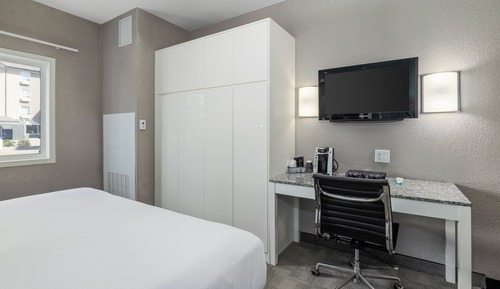 Standard Room, 1 King Bed