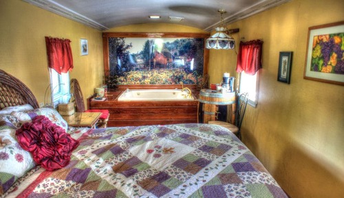 Standard Cabin, Private Bathroom (Wine Country Caboose)