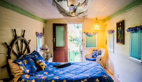 Standard Cabin, Private Bathroom (TropiCaboose)