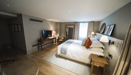 Wellington Lodge Deluxe Plus