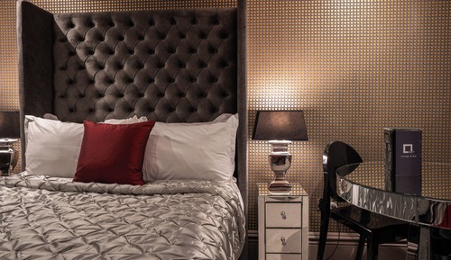 Hemsley Snug, Bubble Snug.