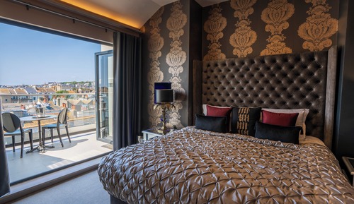 Bubble Roof Top Terrace