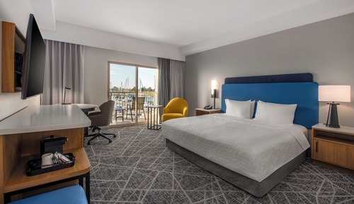 Room, 1 King Bed, Accessible, Marina View (Bathtub)