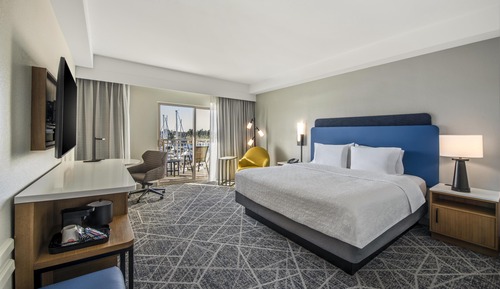 Room, 1 King Bed, Non Smoking, Marina View (Shower Only)