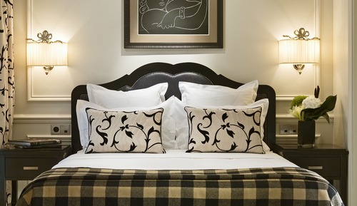 Deluxe Suite with Terrace and Eiffel Tower view (King bed 180cm and sofa bed)