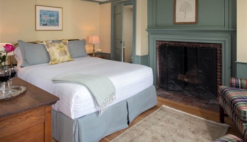 RALPH'S LIBRARY (Queen)