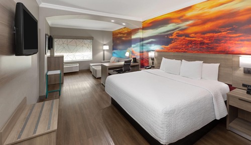 Room, 1 King Bed, Accessible, Non Smoking (Hearing, Bathtub w/Grab Bars)