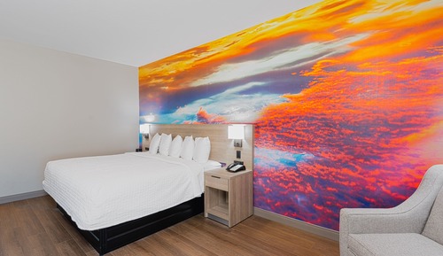 Deluxe Studio Suite, 1 King Bed, Accessible, Non Smoking (Hearing, Bathtub w/Grab Bars)