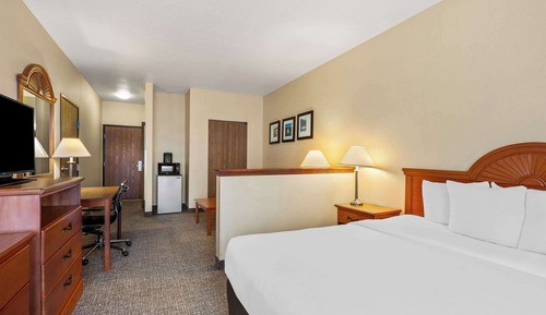 Suite, 1 King Bed, Non Smoking