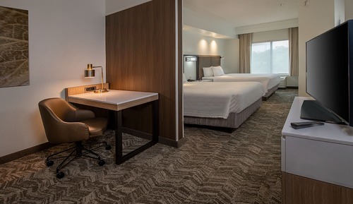 Suite, Multiple Beds (Mobility Accessible, Tub)