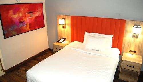Standard Room, 1 Queen Bed