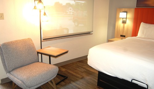 Standard Room, 1 King Bed