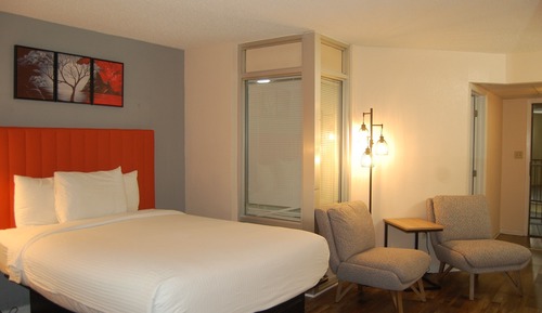 Suite, 2 Queen Beds, Fireplace
