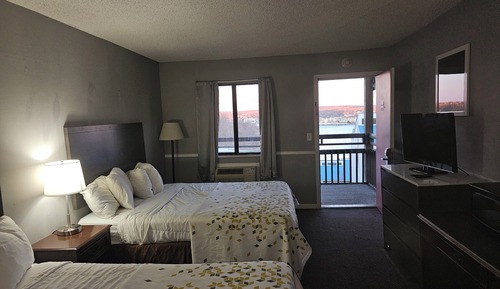Standard Room, 2 Queen Beds, Lake View