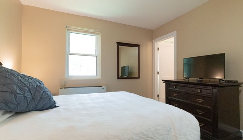 Standard Room, 1 Queen Bed
