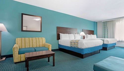 Standard Room, Multiple Beds, Non Smoking, Refrigerator & Microwave (Larger Room;with Sofabed)