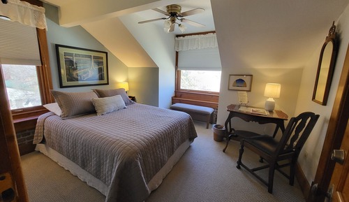 The Apricot Bliss Room