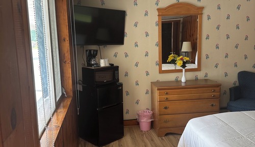 Deluxe Room, 1 Queen Bed