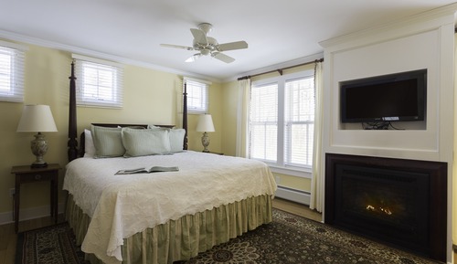 Suite (Peach Blossom)