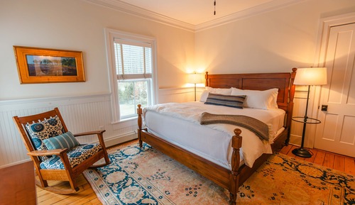 Cottage (River House Front)