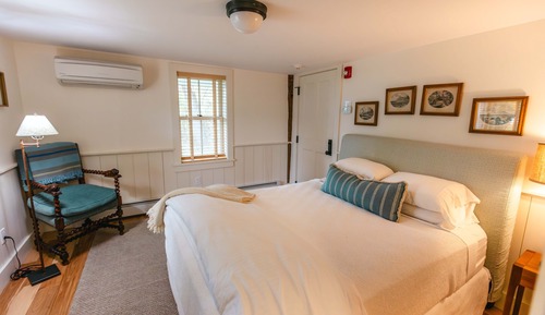 Deluxe Room, 1 Queen Bed (Grafton)