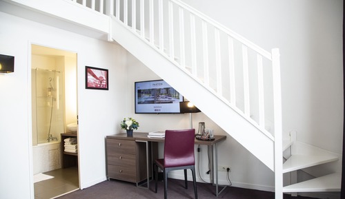 Duplex apartment "with pool access"