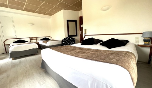 Family Room, Multiple Beds