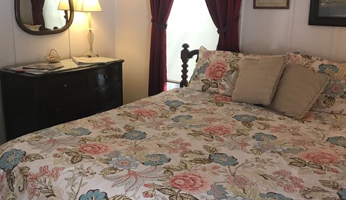 Main House King Lake View