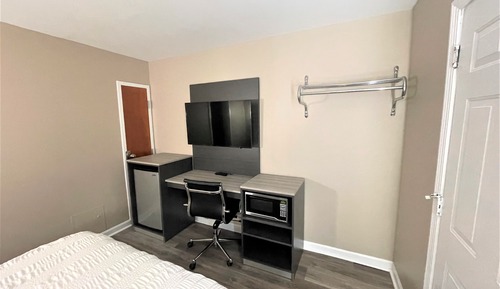 Basic Room, 1 Queen Bed, Non Smoking