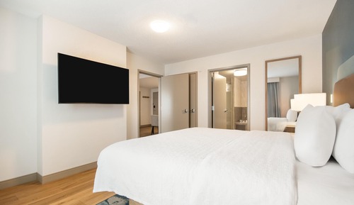 Suite, 1 King Bed, Jetted Tub