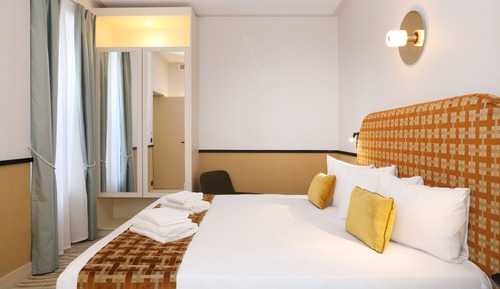 Suite (One by the Five)