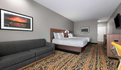 Suite, 2 Queen Beds, Non Smoking