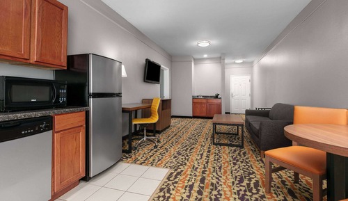 Suite, 1 King Bed, Non Smoking