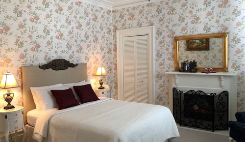 Luxury Room, 1 Queen Bed, Ensuite
