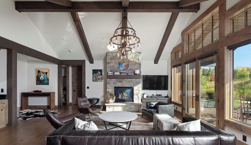 Four-Bedroom Luxury Home 17