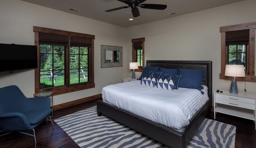 Three-Bedroom Luxury Home 07