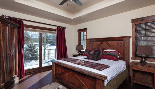 Four-Bedroom Luxury Home 16