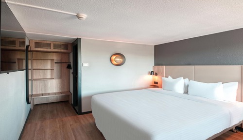 Superior Room, 1 King Bed