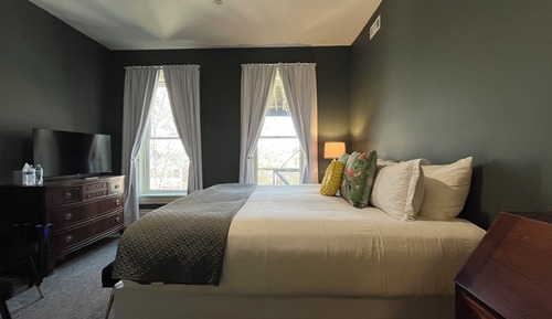 The Morgan Room, 1 King Bed