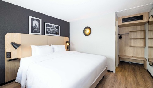 Superior Room, 1 King Bed