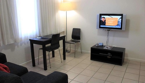 Superior Apartment, 1 Queen Bed, Non Smoking, Kitchenette (Separate Living Room)