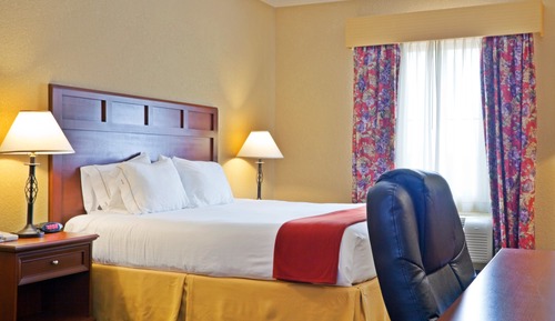 Standard Room, 1 King Bed, Accessible (Mobility, Accessible Tub)