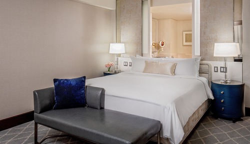 Junior Suite, 1 King Bed (Channel View)