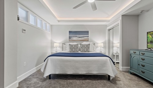 Deluxe Room, 1 King Bed, Private Bathroom