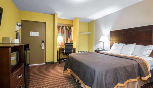 Standard Room, 1 Queen Bed, Non Smoking