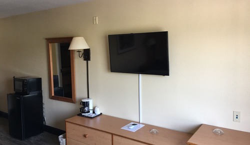 Room, 1 King Bed, Smoking