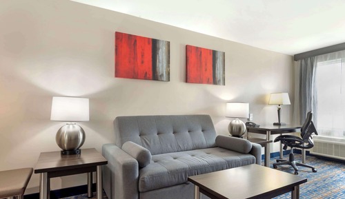 Suite, 2 Queen Beds, Non Smoking, Refrigerator